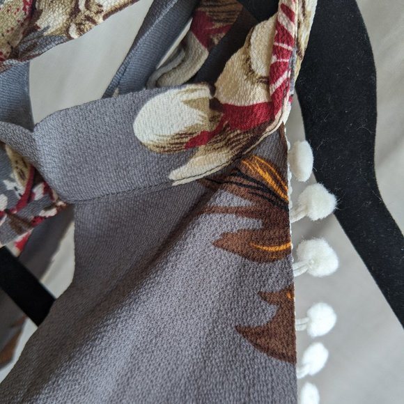 Backless Floral Halter - Picture 4 of 5